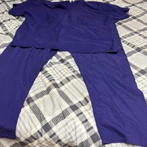 Landau X-Large shirt and SBunisex X-Large drawstring pants